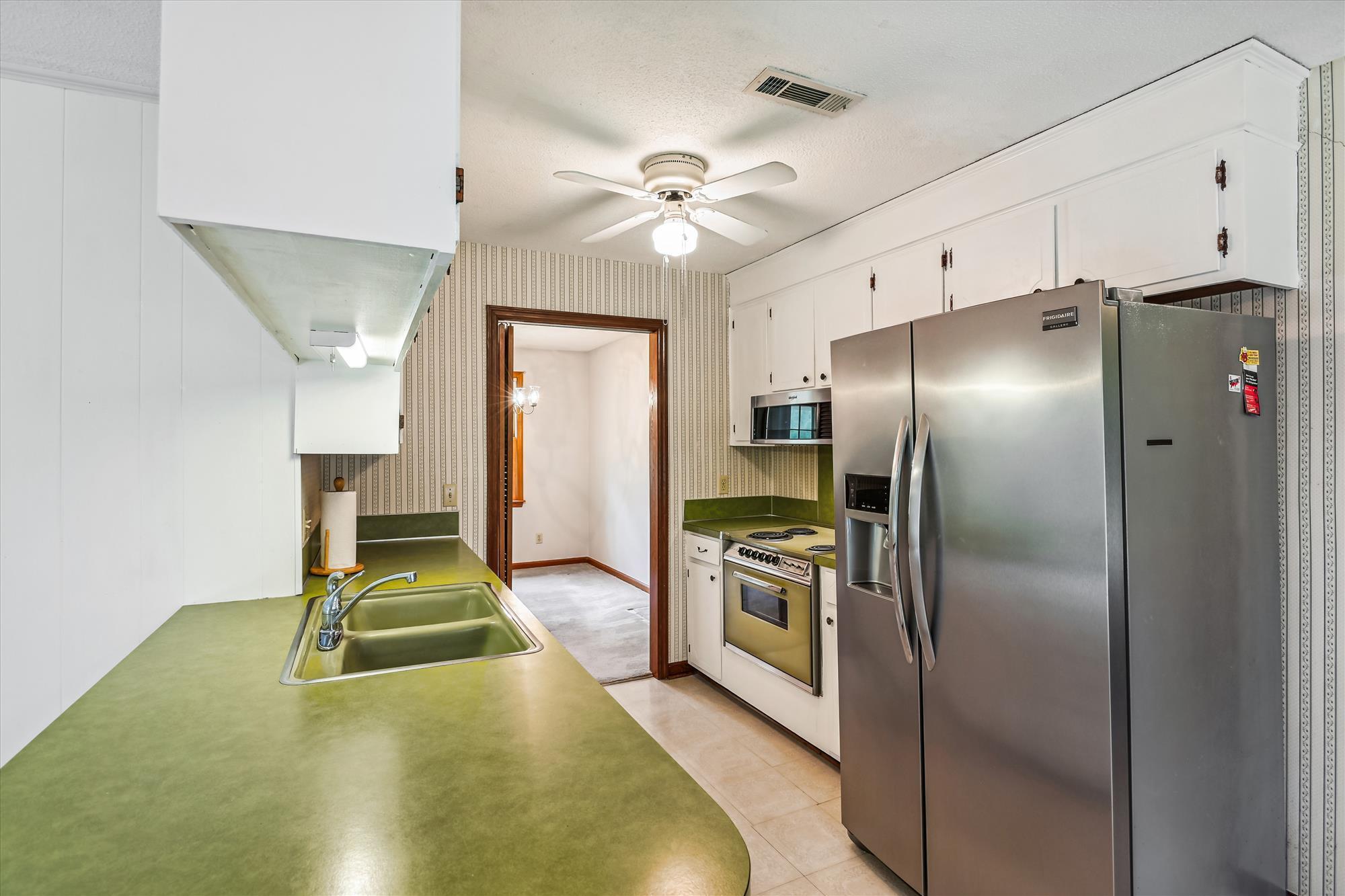 320 Heber Road Summerville, SC 29485 - Photo 21 of 36 main level-kitchen-_dsc7397