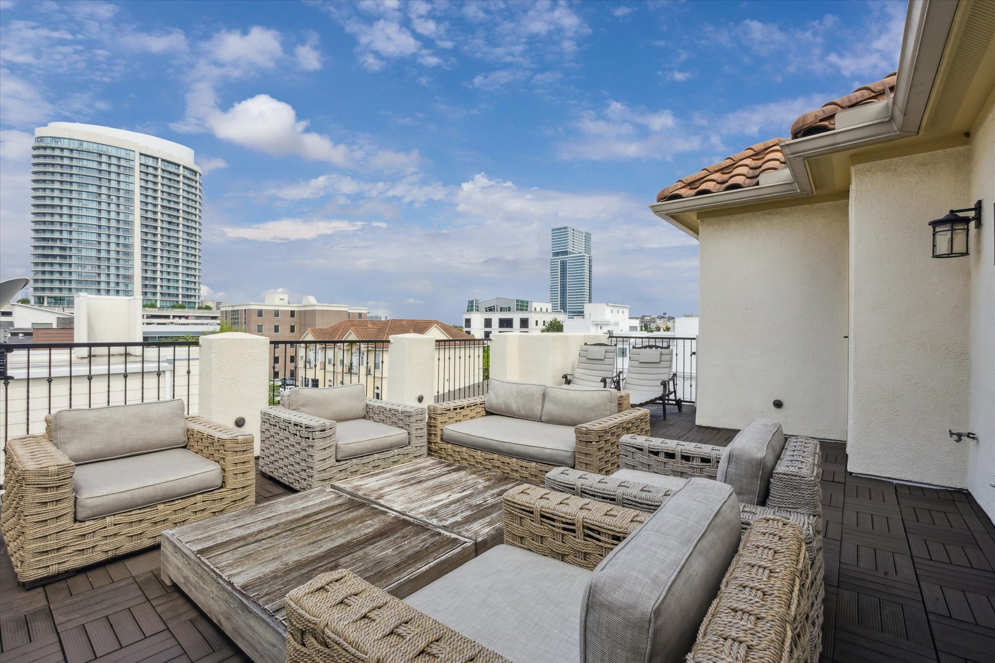 2405 Richton Street Houston, TX 77098 - Photo 22 of 24 a view of a balcony with furniture