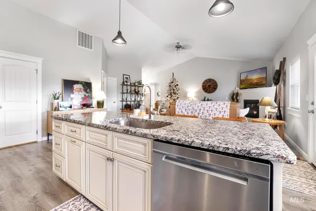 $675,000 | 4060 Mountain Vista Lane, Filer, ID 83328