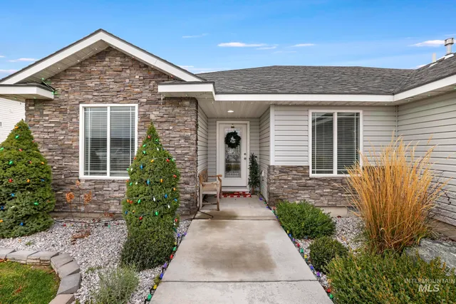 $675,000 | 4060 Mountain Vista Lane, Filer, ID 83328