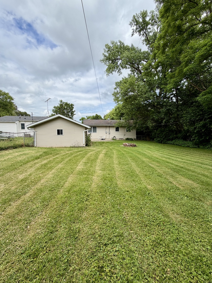 422 Ruth Place Clinton, IA 52732 - Photo 22 of 24
