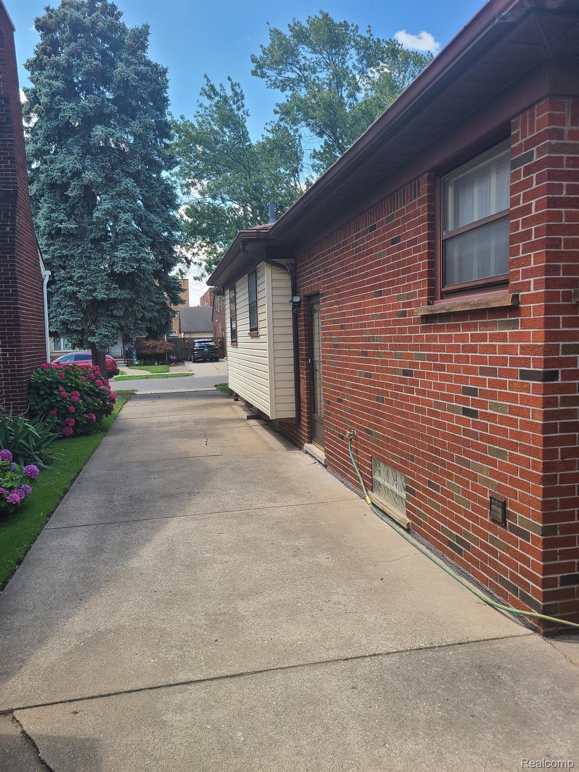 77 Chestnut Street River Rouge, MI 48218 - Photo 31 of 35