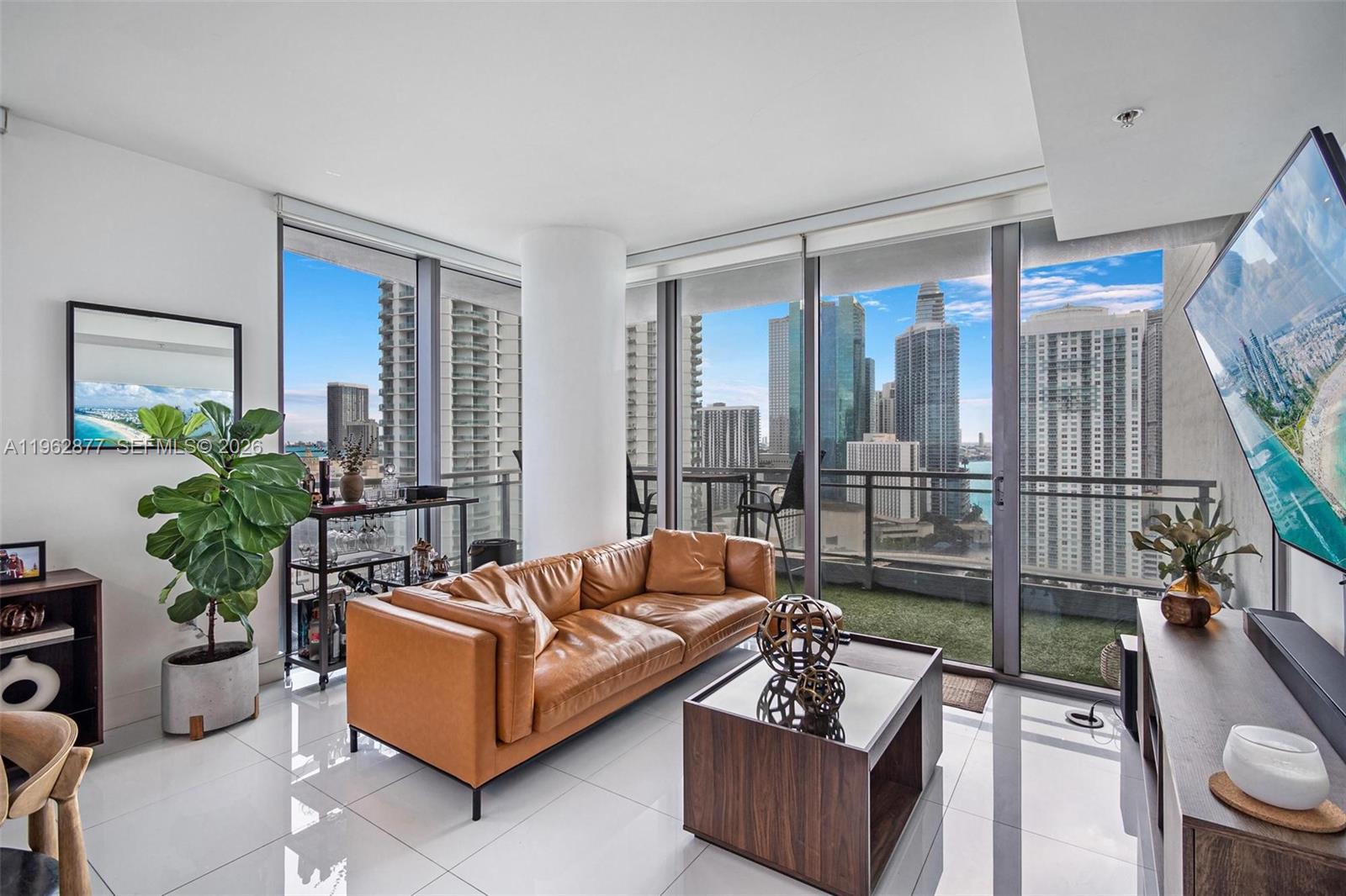 92 Southwest 3rd Street, Unit 2710 Miami, FL 33130 - Photo 1 of 21