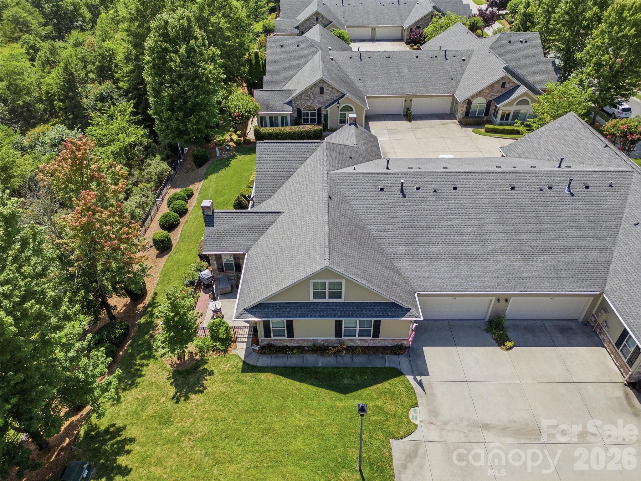 868 Ledgestone Court Tega Cay, SC 29708 - Photo 6 of 32 Gallery Image 6