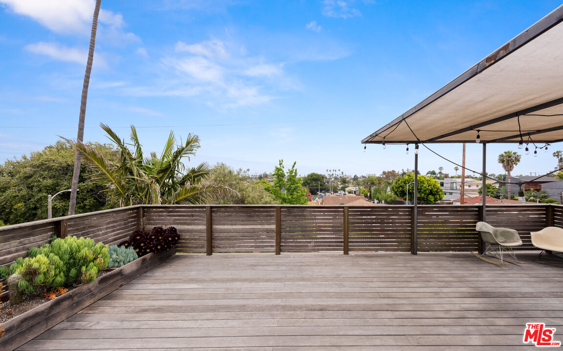 705 Sunset Avenue, Unit FRONT Venice, CA 90291 - Photo 2 of 17 a view of outdoor space with lounge chair