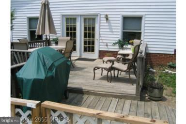 7427 Carver Road Gainesville, VA 20155 - Photo 4 of 15 Exterior (Rear)