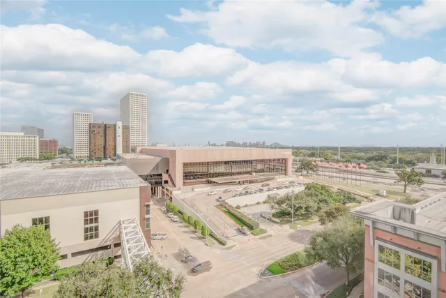 $449,900 | 15 Greenway Plaza, Unit 10G, Houston, TX 77046