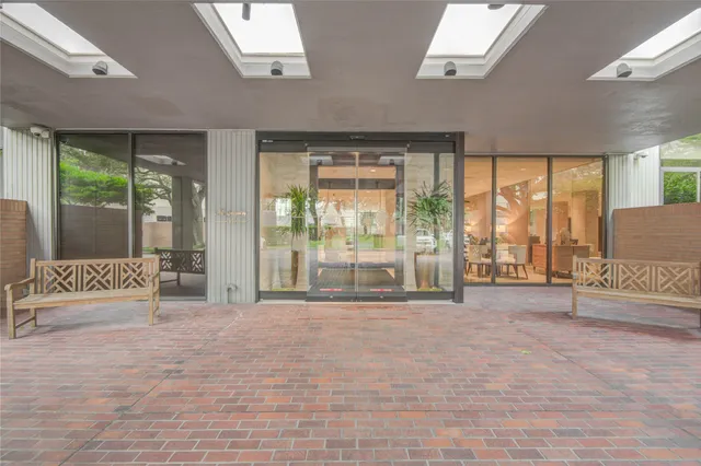 $449,900 | 15 Greenway Plaza, Unit 10G, Houston, TX 77046