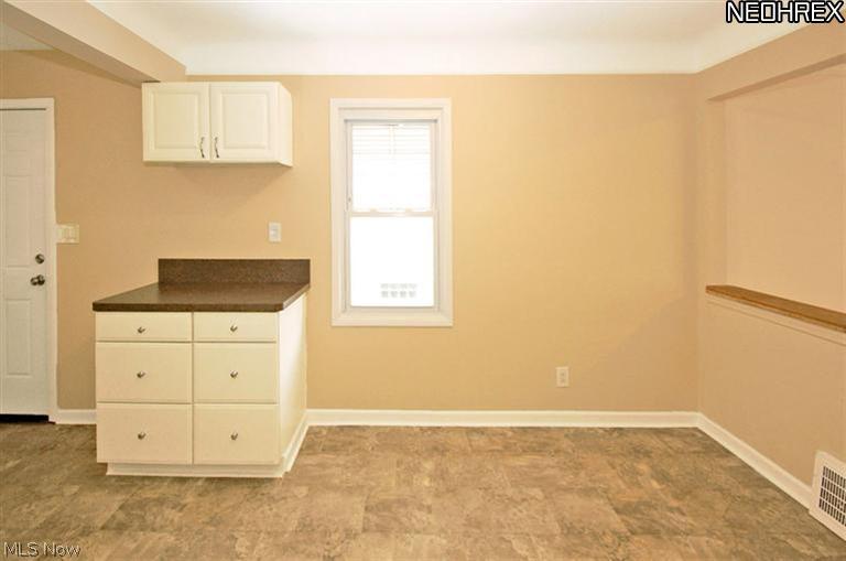3125 Joslyn Road Cleveland, OH 44111 - Photo 8 of 25 Gallery Image 8