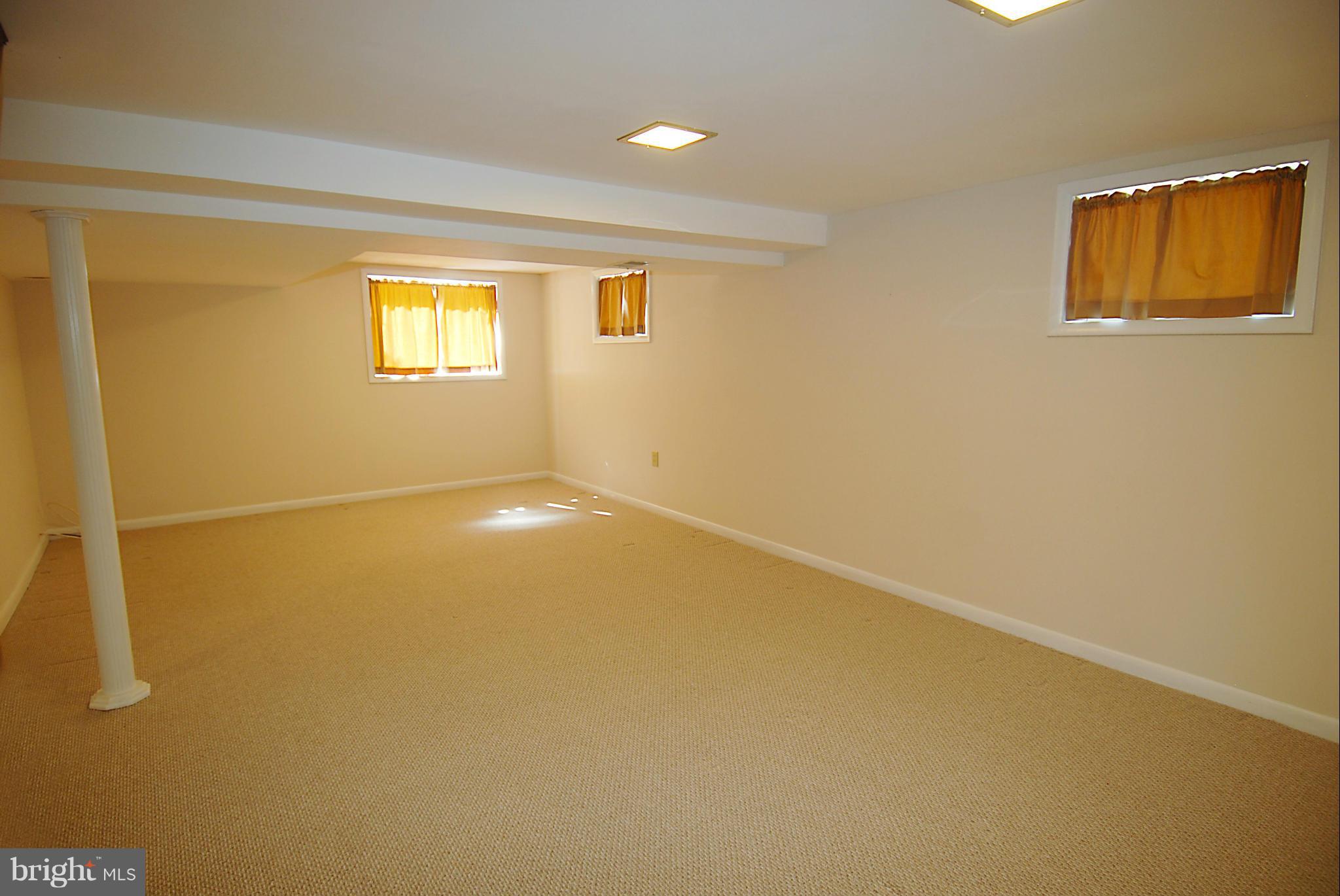 17800 Dominion Drive Sandy Spring, MD 20860 - Photo 21 of 29 Family Room