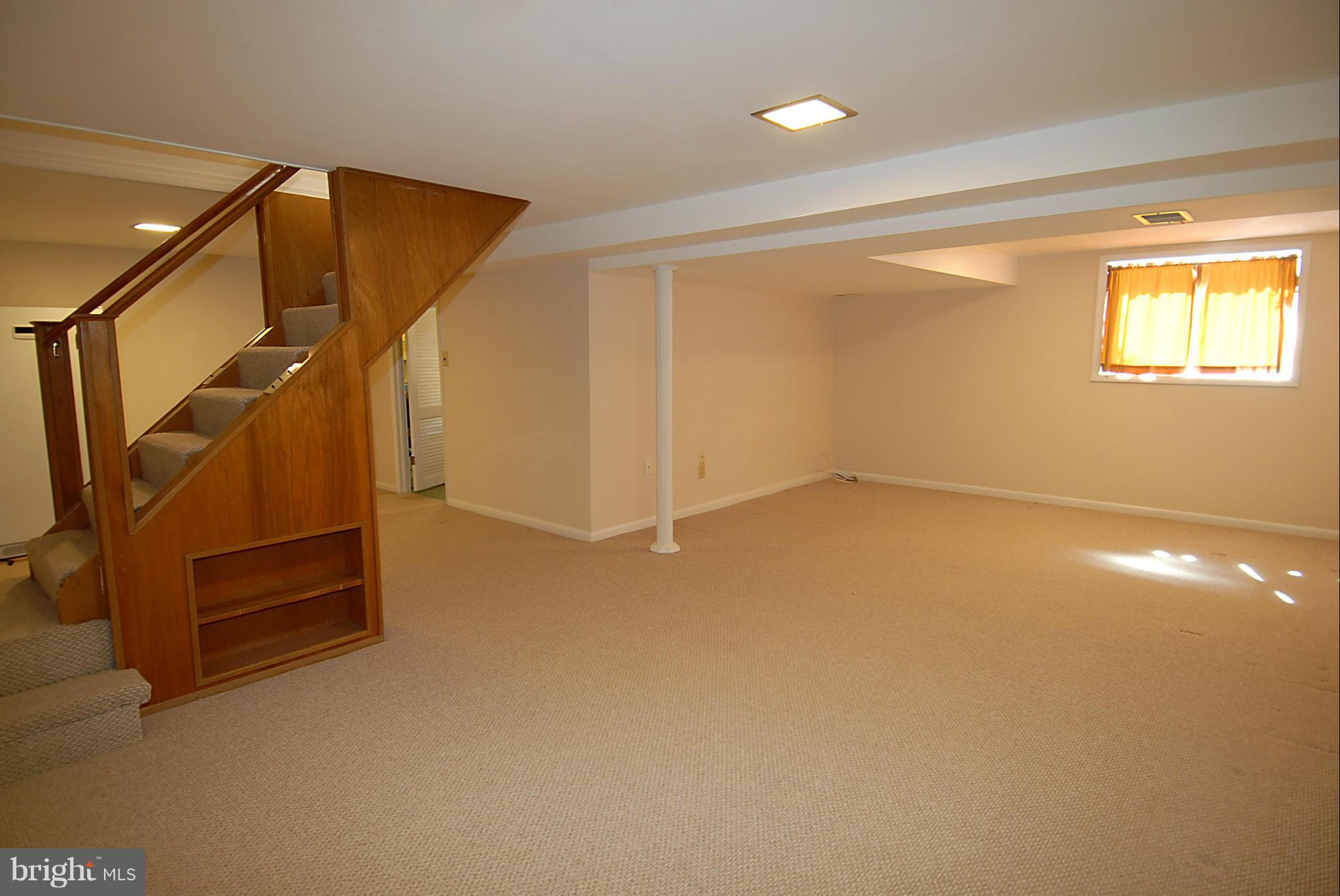 17800 Dominion Drive Sandy Spring, MD 20860 - Photo 22 of 29 Family Room