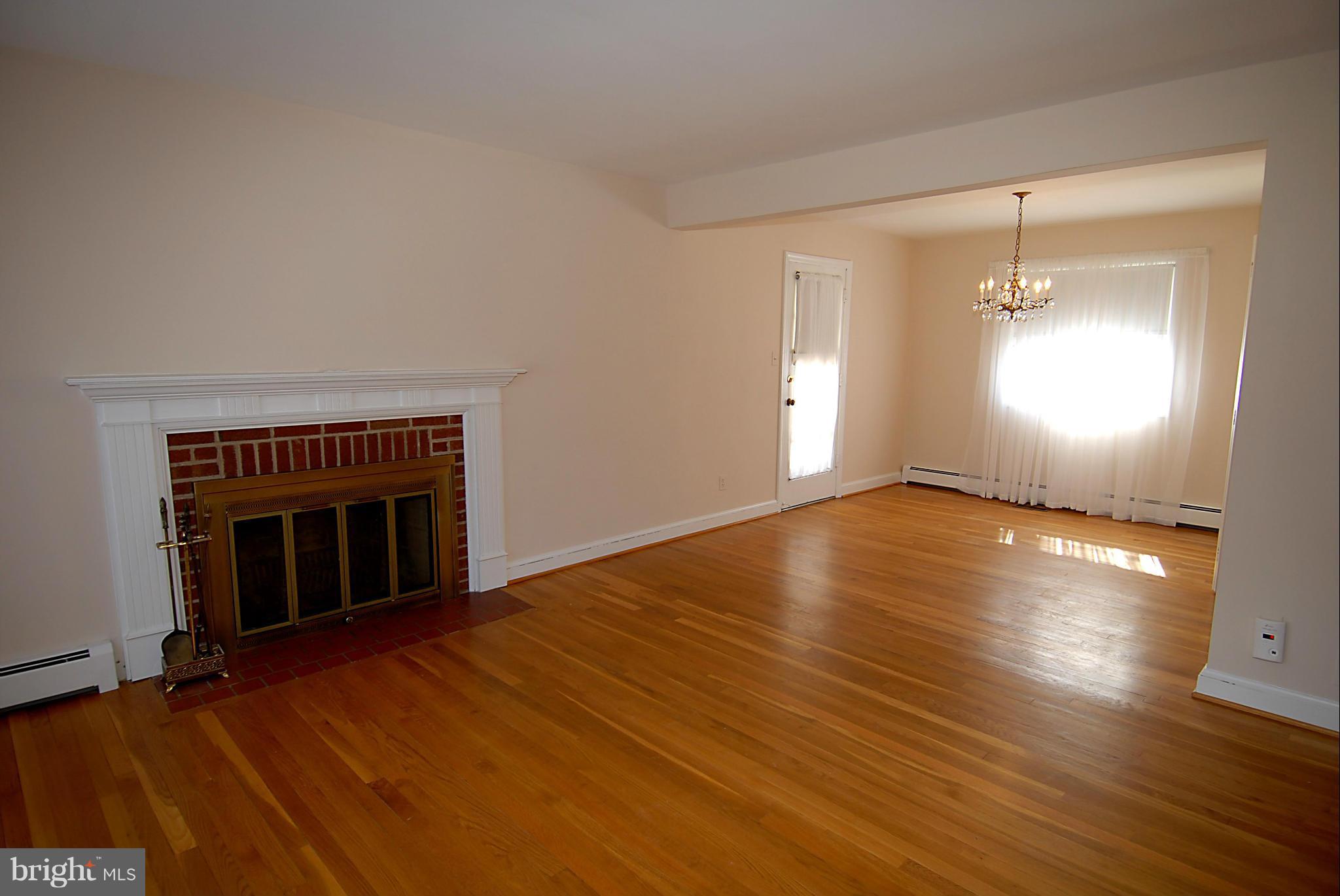 17800 Dominion Drive Sandy Spring, MD 20860 - Photo 6 of 29 Living Room