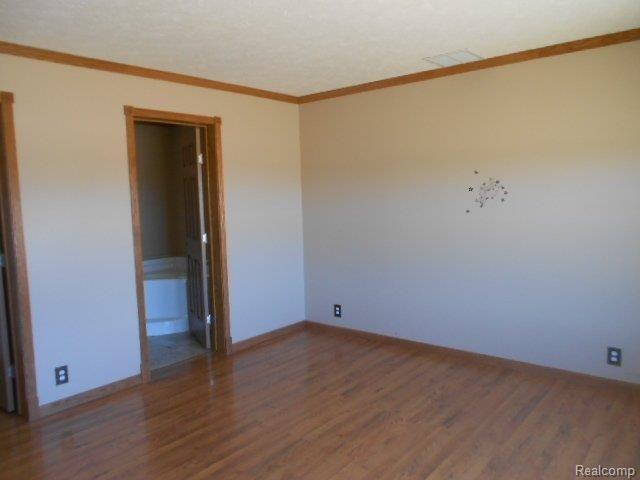 8725 Croswell Road Jeddo, MI 48032 - Photo 7 of 19 262-180522 - bed1.2.JPG