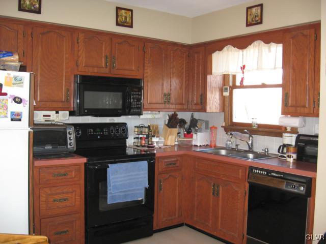 4912 Steuben Road Nazareth, PA 18064 - Photo 3 of 12 Gallery Image 3