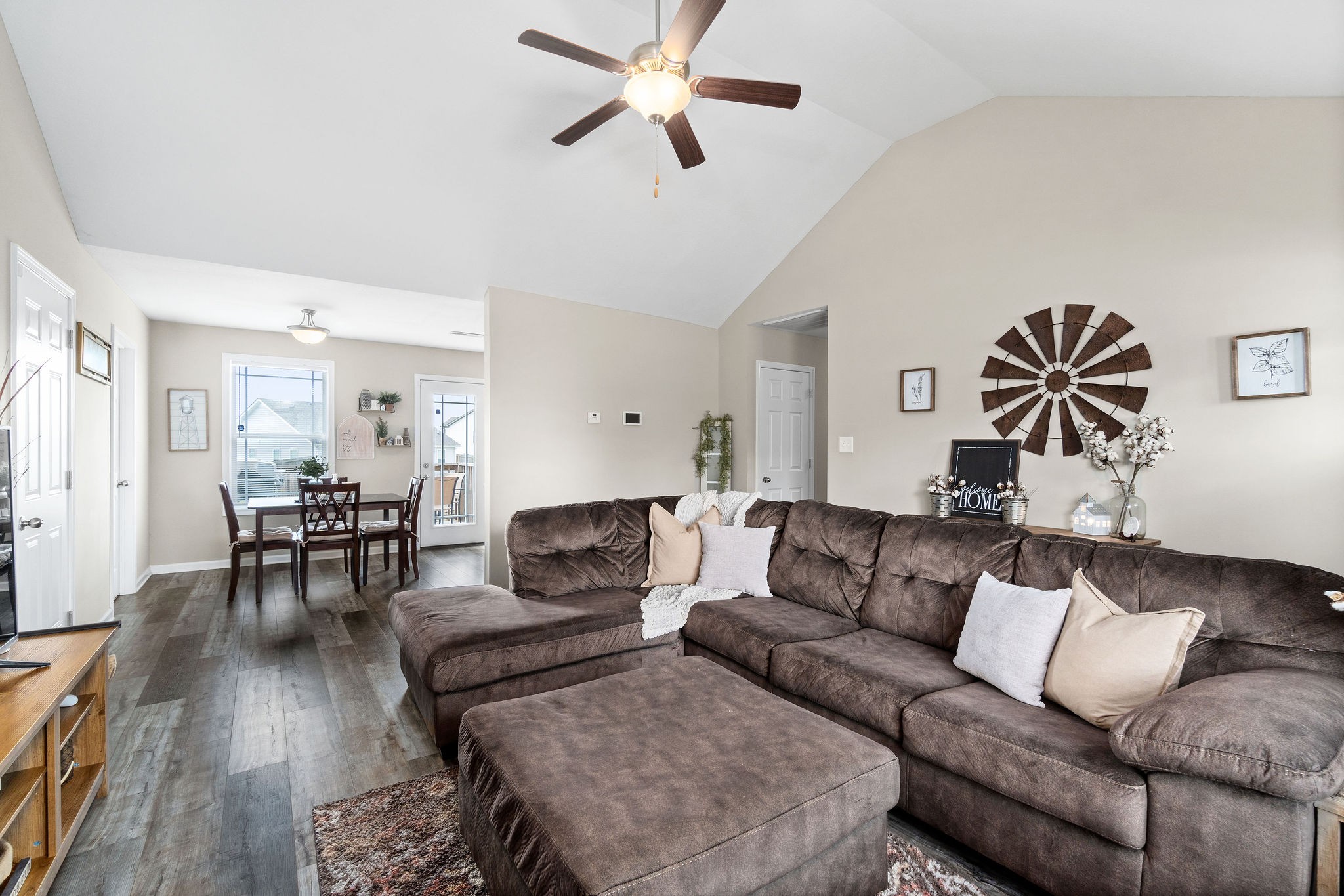 905 Hugh Hunter Road Oak Grove, KY 42262 - Photo 9 of 33 a living room with furniture and wooden floor
