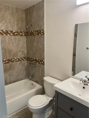 $2,100 | 454 East Ave Q3, Unit 8, Palmdale, CA 93550