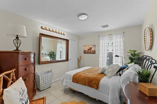 $1,800 | 2102 North Pearland Avenue, Pearland, TX 77581