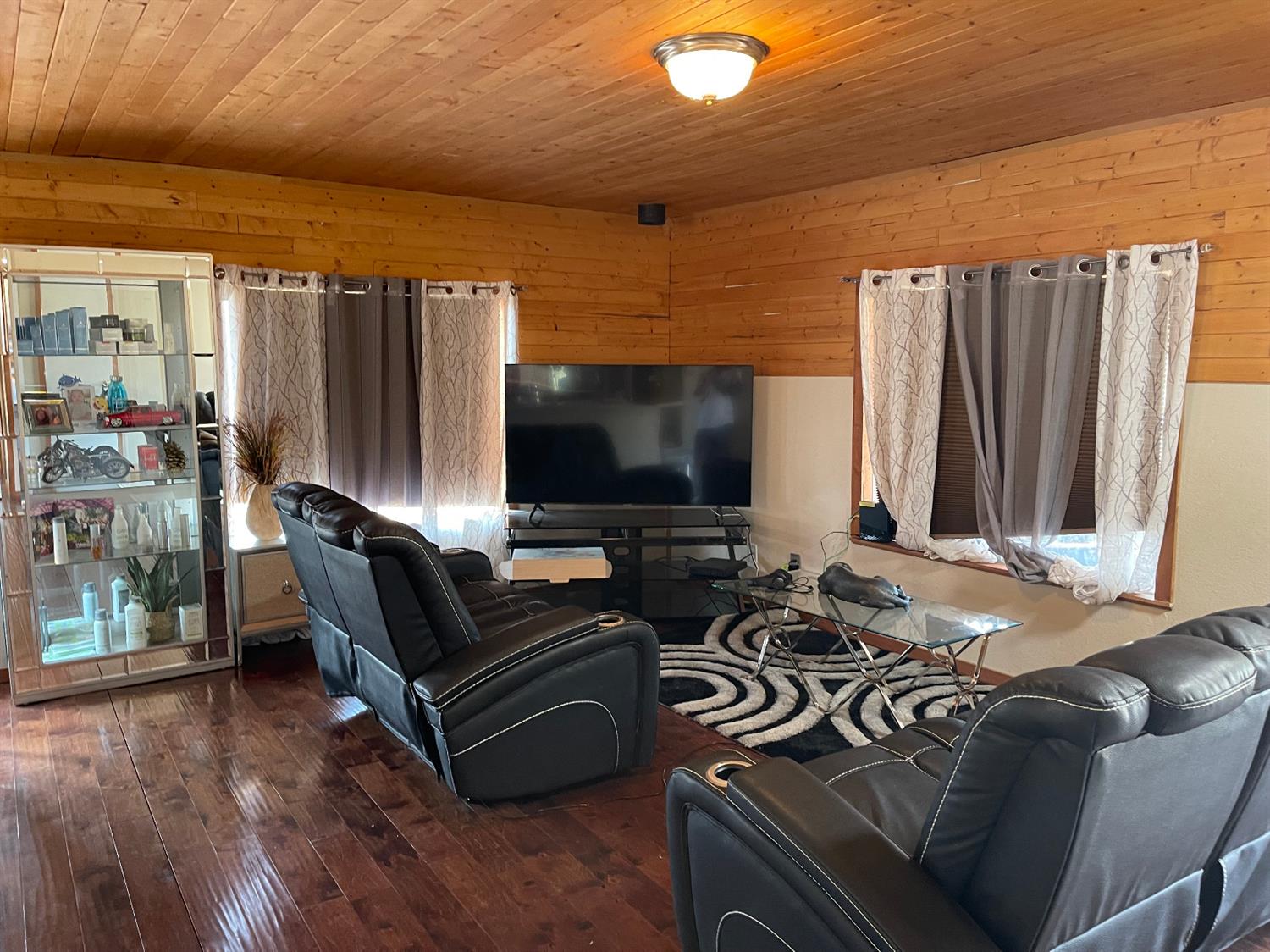 37062 Mistletoe Road Squaw Valley, CA 93675 - Photo 5 of 14 Gallery Image 5
