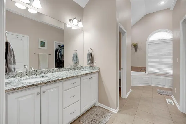 $387,400 | 211 Westgate Circle, Warrensburg, MO 64093