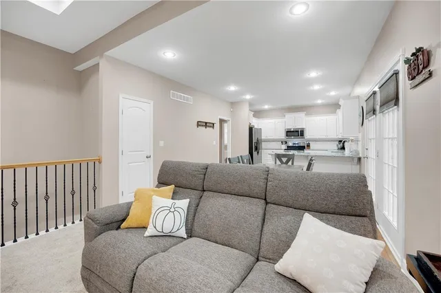 $387,400 | 211 Westgate Circle, Warrensburg, MO 64093