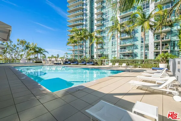 $4,300 | 13700 Marina Pointe Drive, Unit 1007, Marina del Rey, CA 90292