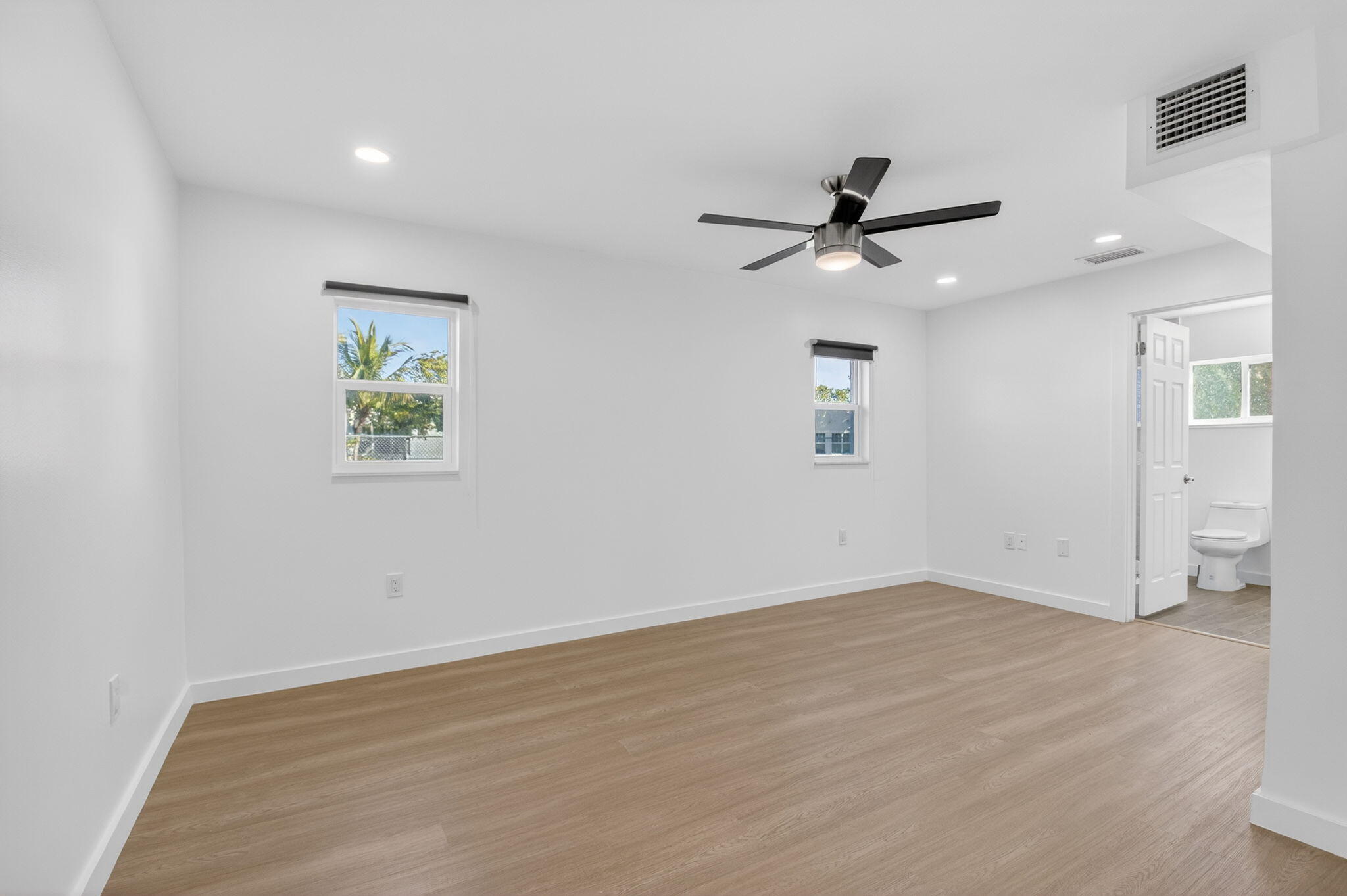 379 Northwest 23rd Street Boca Raton, FL 33431 - Photo 12 of 60 25-web-or-mls-DSC_1392