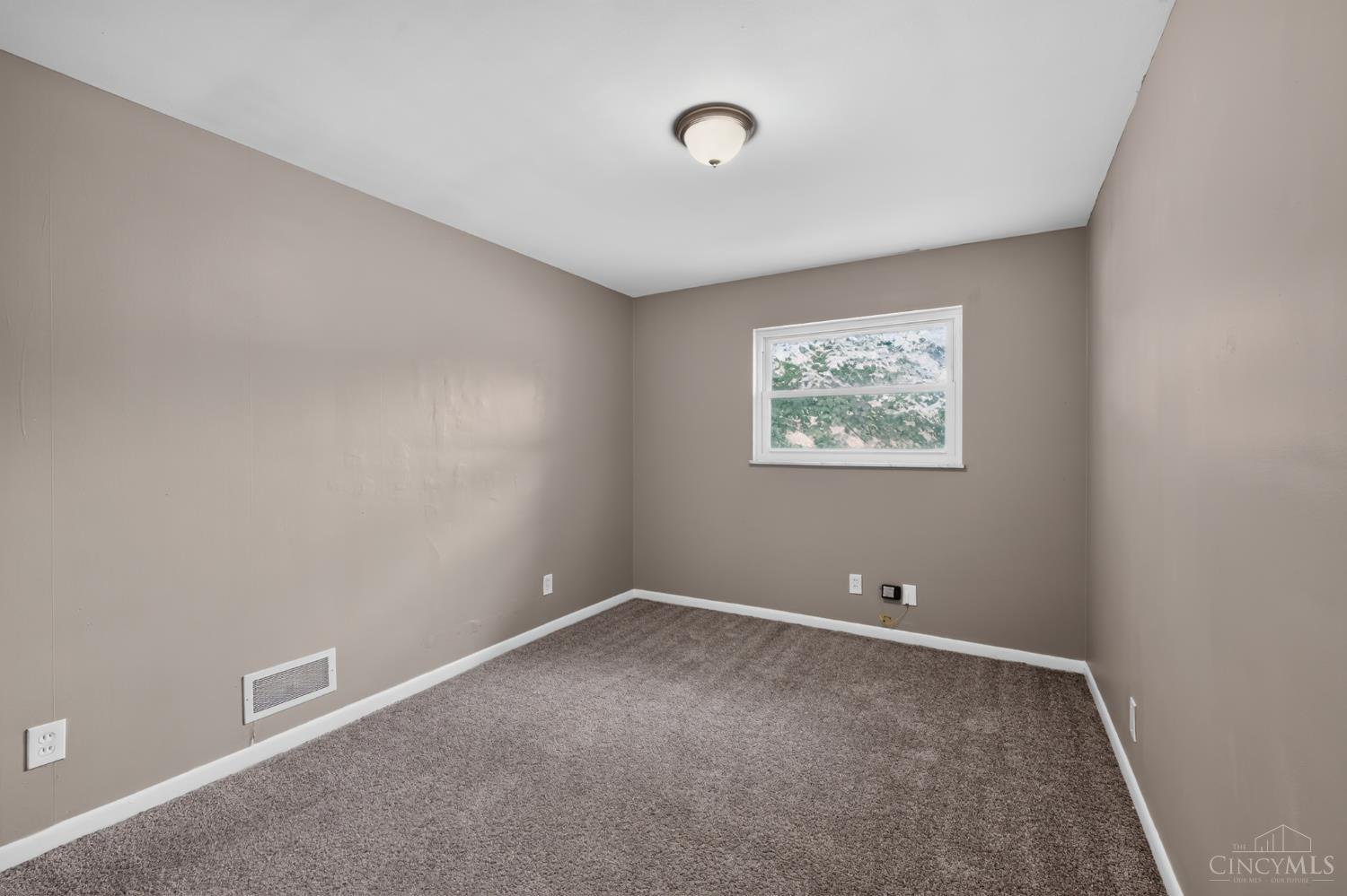 11410 Pippin Road Cincinnati, OH 45231 - Photo 23 of 33