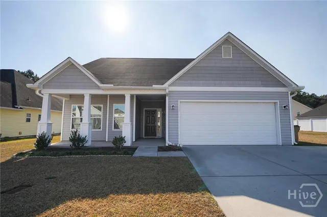 $2,400 | 109 Savannah Lane, Richmond Hill, GA 31324