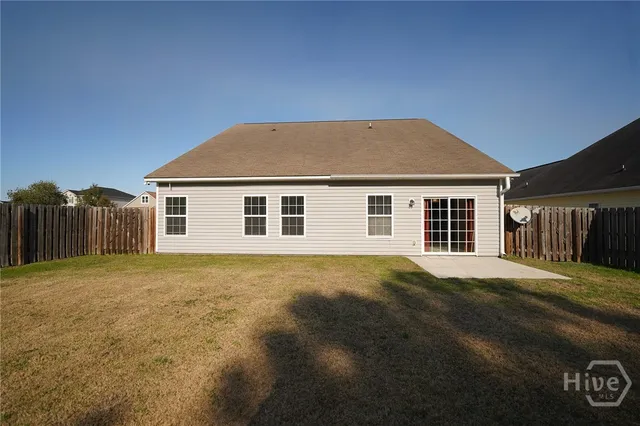 $2,400 | 109 Savannah Lane, Richmond Hill, GA 31324