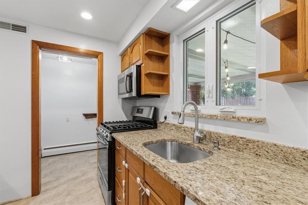 101 Parise Road Pittsburgh, PA 15221 - Photo 15 of 33 Gallery Image 15