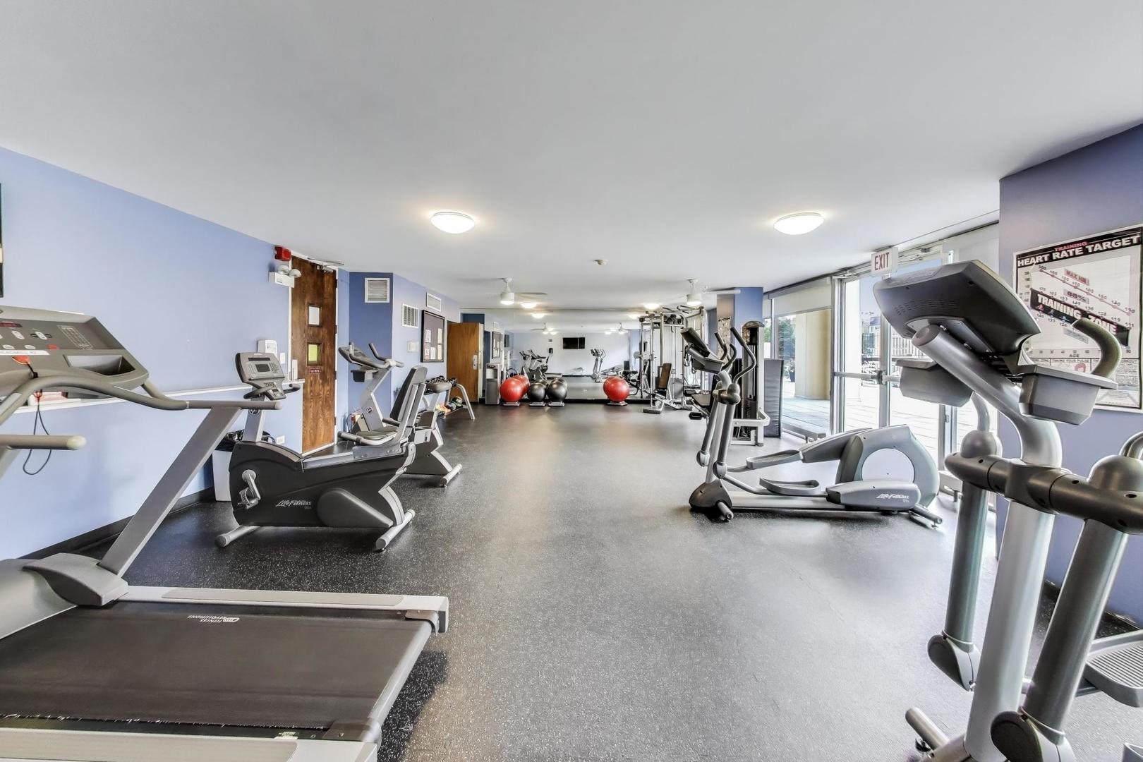 5201 South Cornell Avenue, Unit 20E Chicago, IL 60615 - Photo 20 of 20 a view of a room with gym equipment