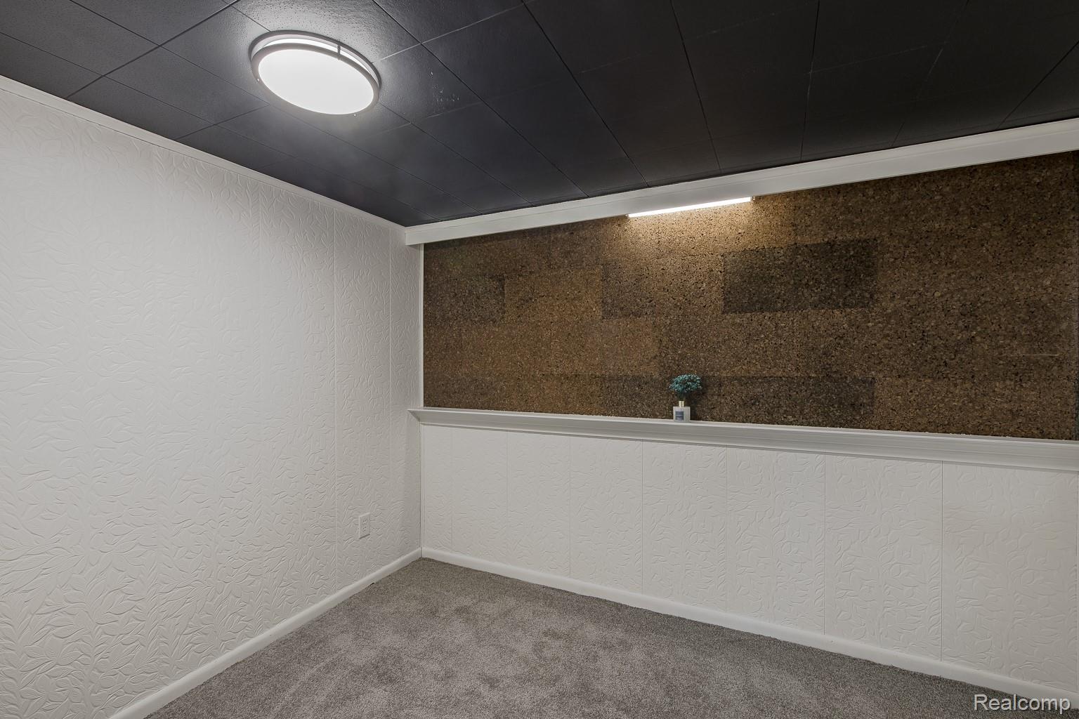 3161 Woodcrest Road Rochester, MI 48309 - Photo 51 of 65 3161 Woodcrest Rd-48.jpg