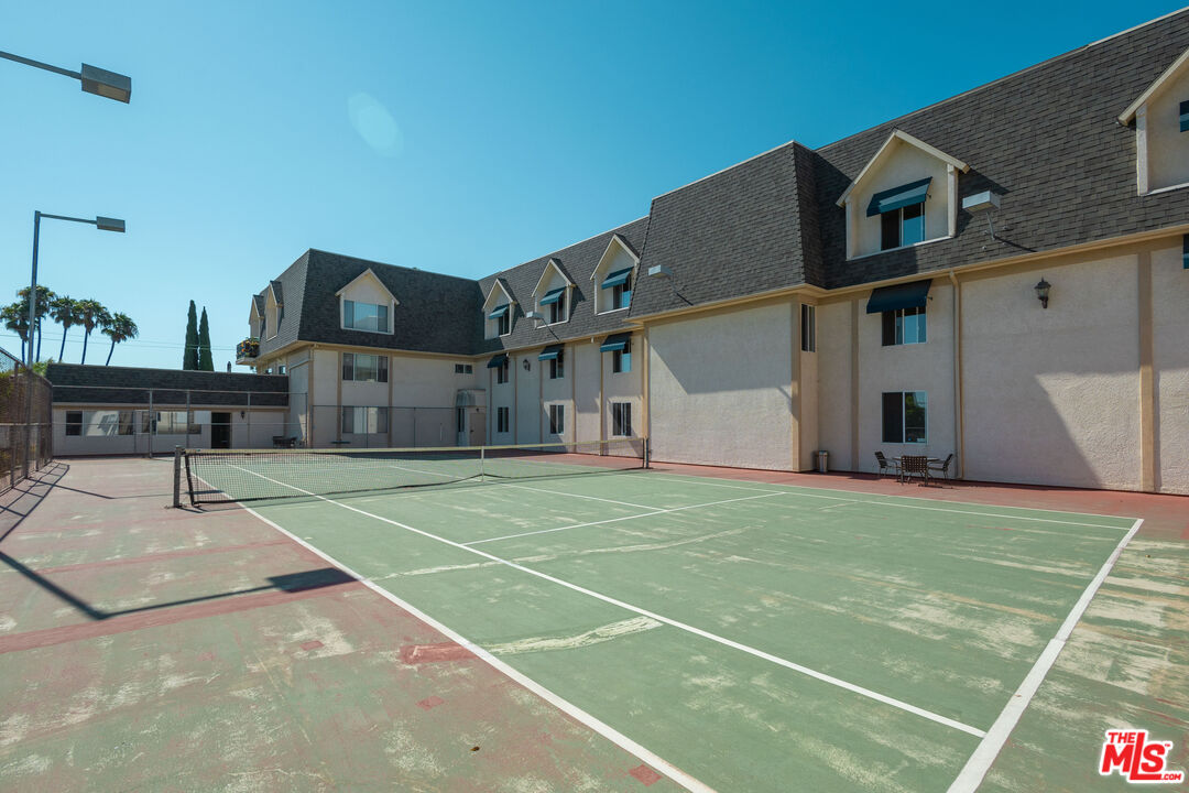 2385 Roscomare Road, Unit D15 Los Angeles, CA 90077 - Photo 15 of 16 Gallery Image 15