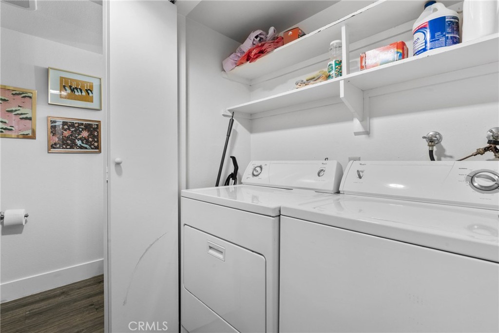 6134 Arroyo Road, Unit 3 Palm Springs, CA 92264 - Photo 22 of 35 a utility room with dryer and washer