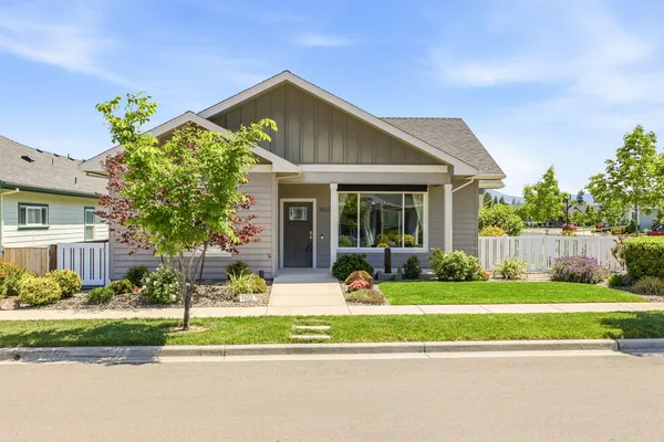 $470,000 | 1502 River Run Street, Central Point, OR 97502