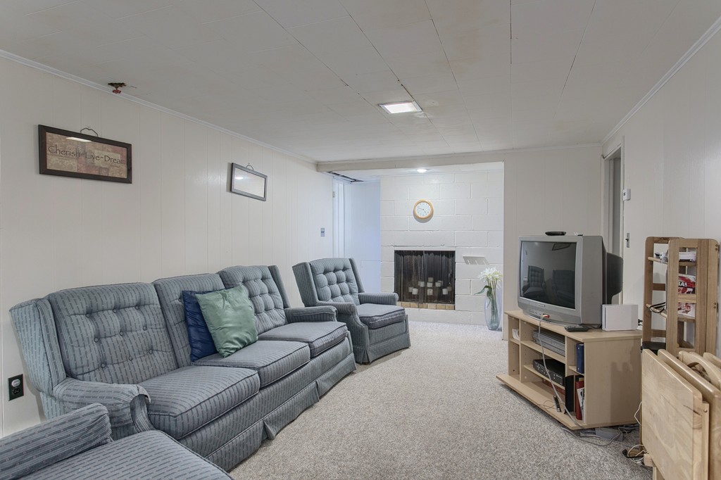 8 Calvin Road Lynn, MA 01904 - Photo 24 of 30 Gallery Image 24