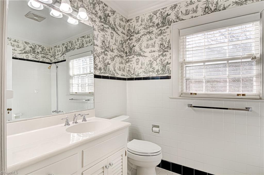 809 Dover Road Greensboro, NC 27408 - Photo 29 of 34 Gallery Image 29