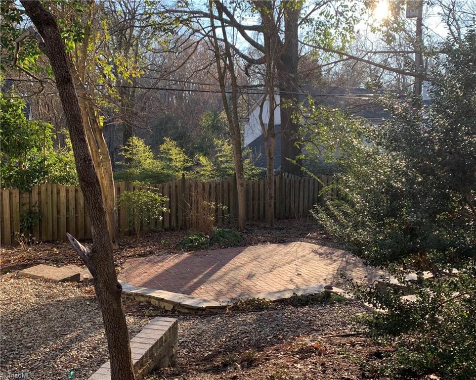 809 Dover Road Greensboro, NC 27408 - Photo 5 of 34 Gallery Image 5