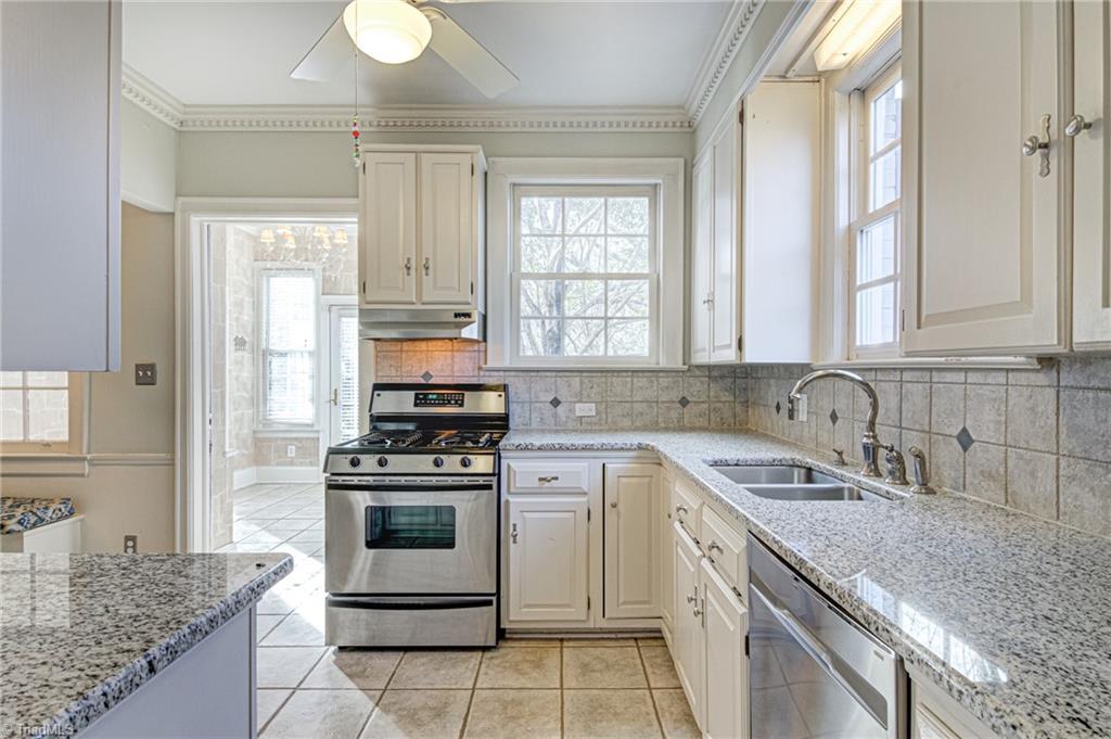 809 Dover Road Greensboro, NC 27408 - Photo 9 of 34 Gallery Image 9