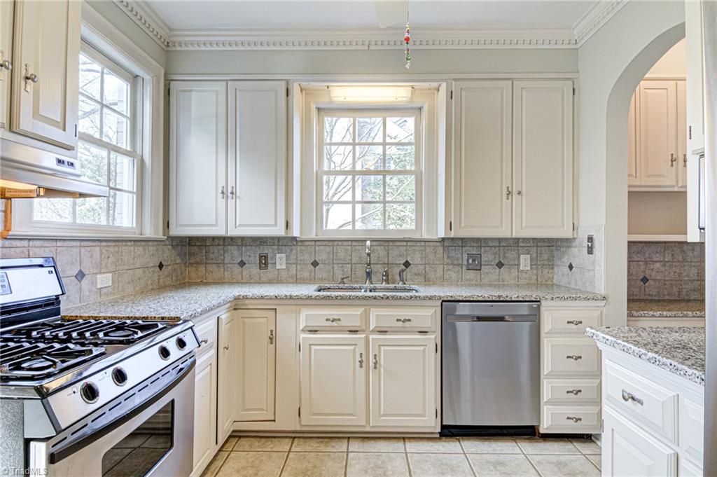 809 Dover Road Greensboro, NC 27408 - Photo 10 of 34 Gallery Image 10