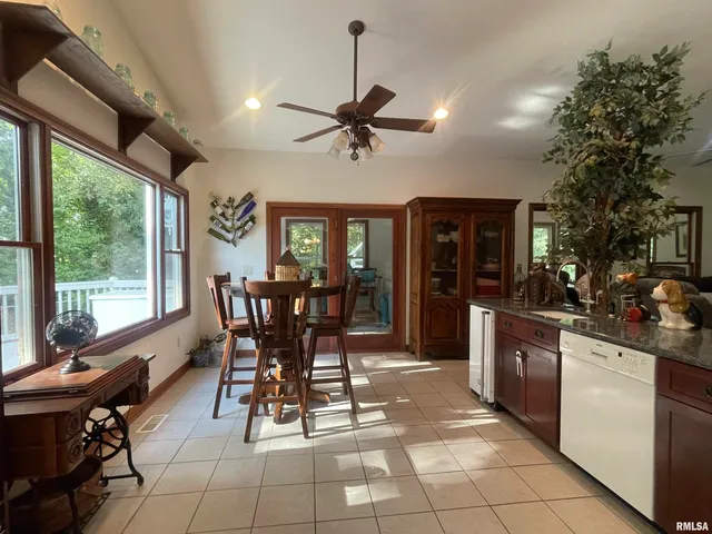 $999,000 | 2479 New Era Road, Murphysboro, IL 62966