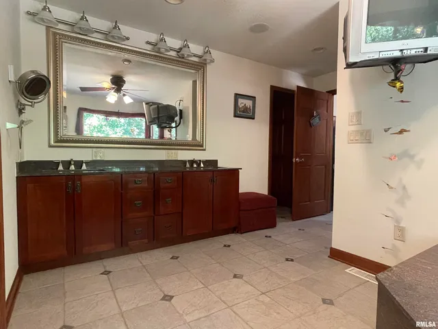 $999,000 | 2479 New Era Road, Murphysboro, IL 62966