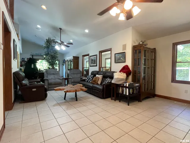 $999,000 | 2479 New Era Road, Murphysboro, IL 62966