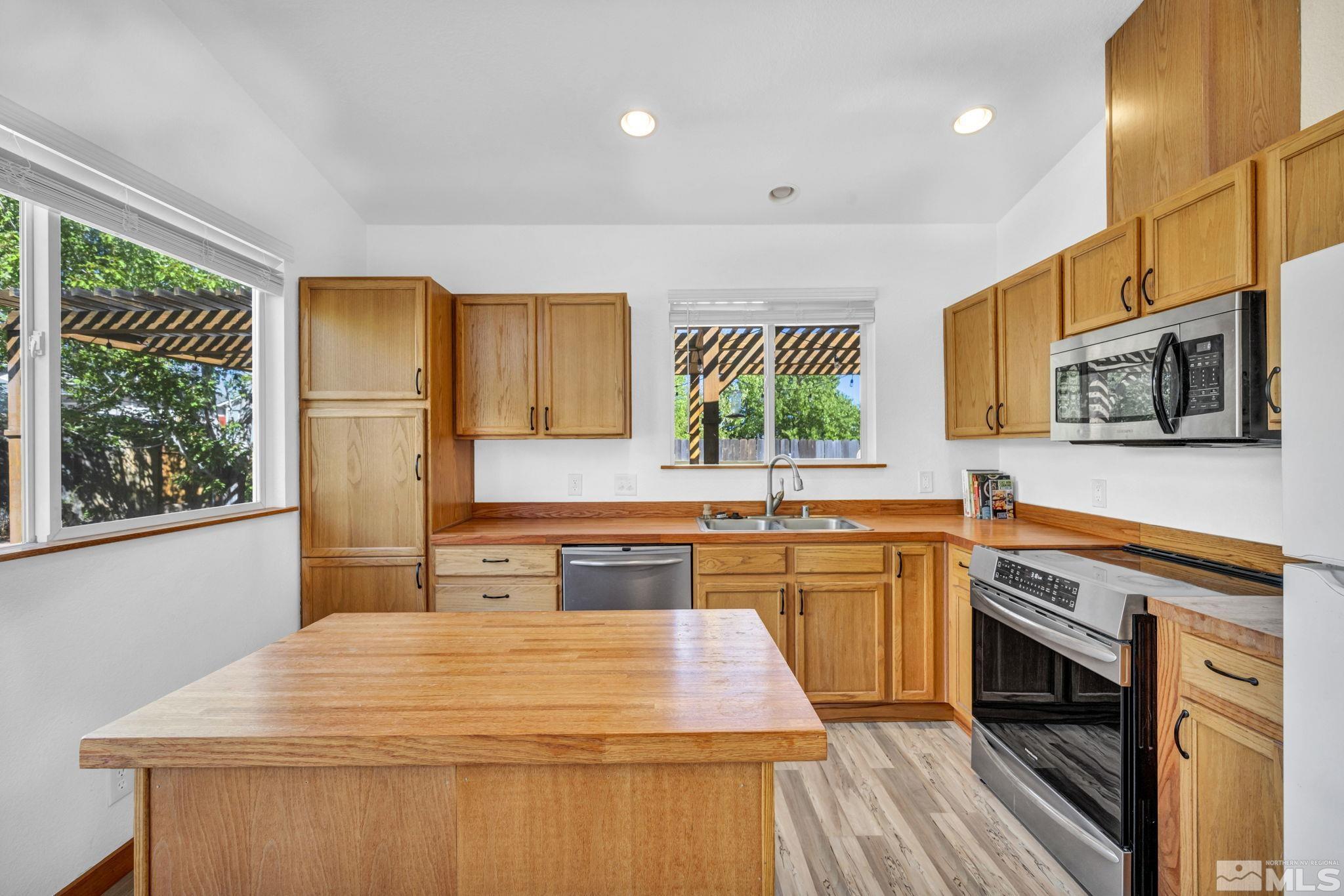 1550 Springfield Park Drive Reno, NV 89523 - Photo 15 of 39 Photo 15