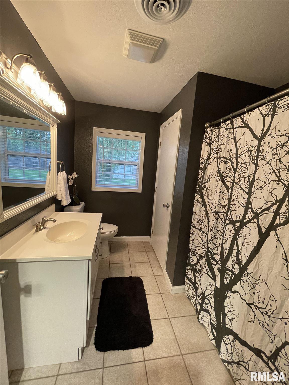 109 Oakdale Road Washington, IL 61571 - Photo 6 of 11 Gallery Image 6