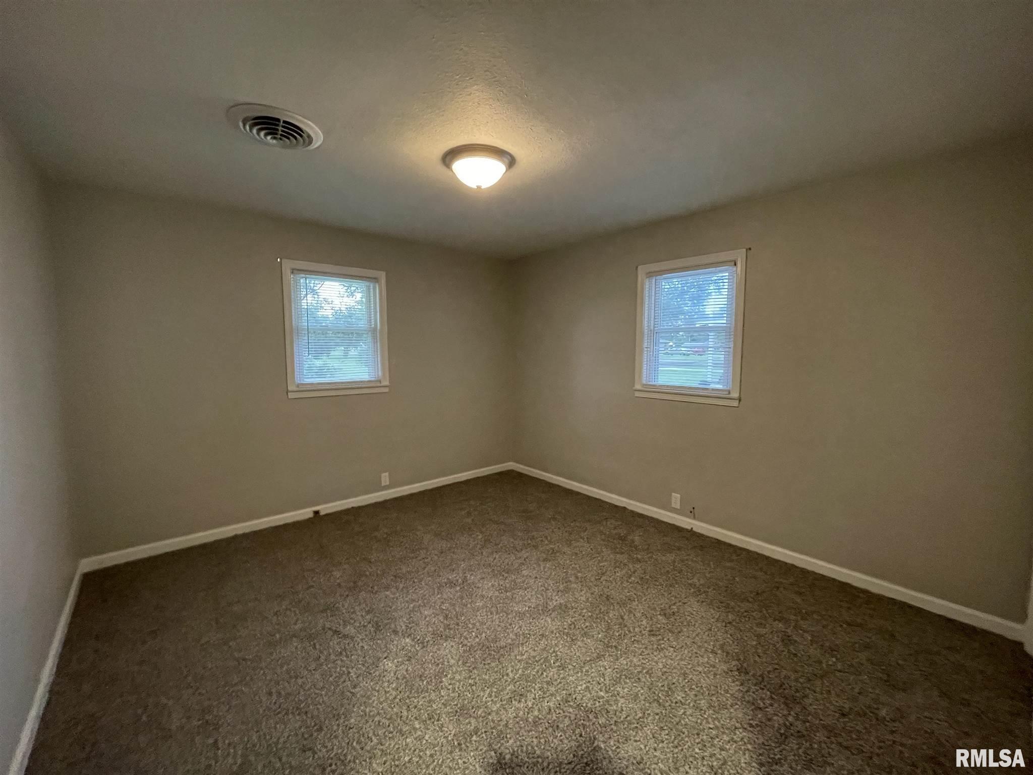 109 Oakdale Road Washington, IL 61571 - Photo 7 of 11 Gallery Image 7