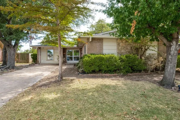 $2,300 | 2314 Briarwood Lane, Carrollton, TX 75006
