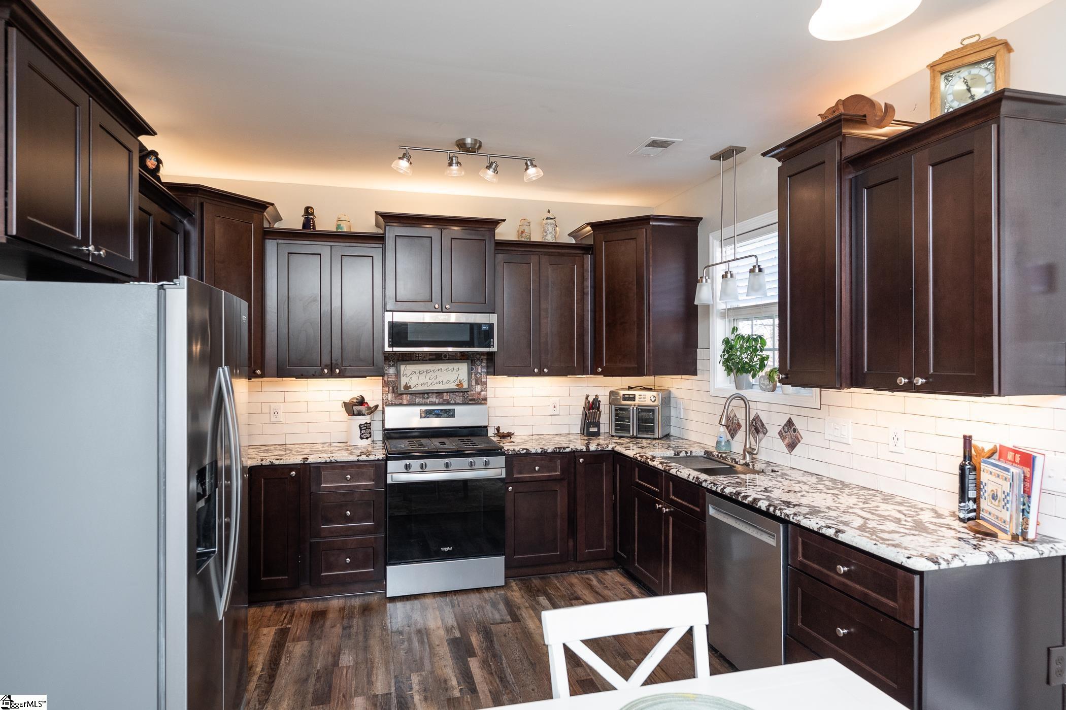 208 Catalan Street Greenville, SC 29607 - Photo 10 of 36