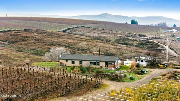 $439,900 | 1351 Nass Road, Granger, WA 98932