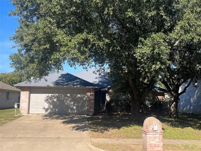 $1,975 | 940 Santa Fe Drive, Saginaw, TX 76131